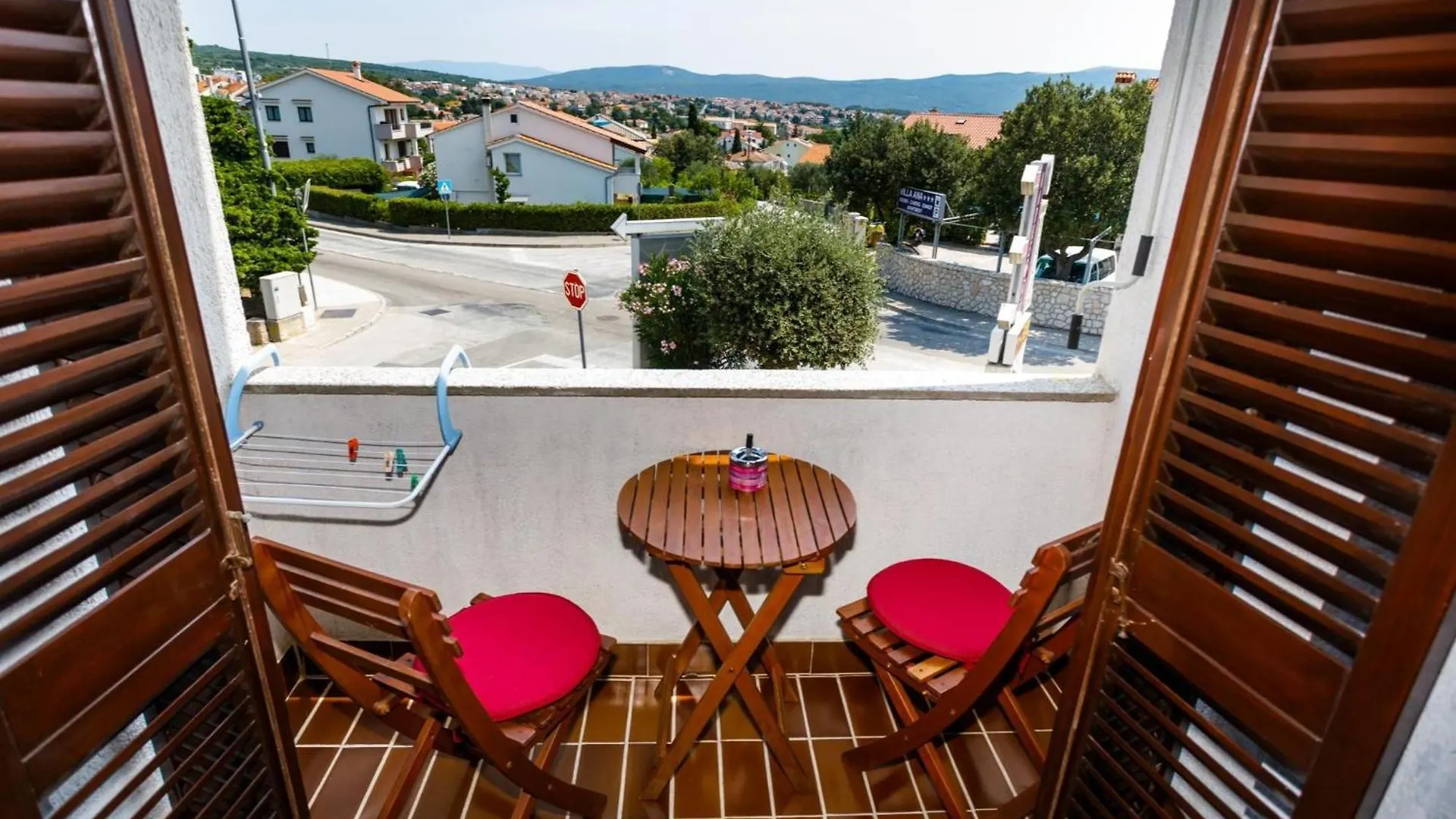 Sunny And Sleek Krk Rooms With Balcony Krk Town
